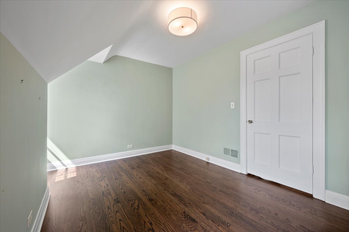 3211 Park Place Property Photo 24