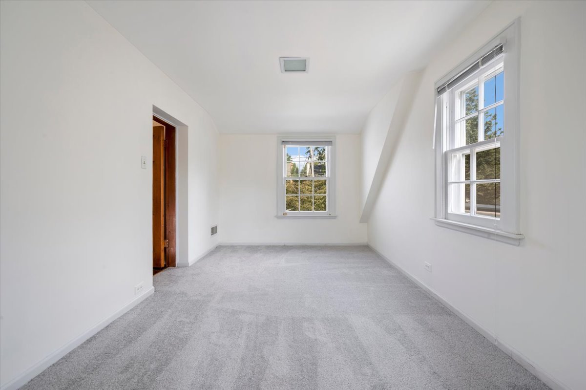 3211 Park Place Property Photo 26