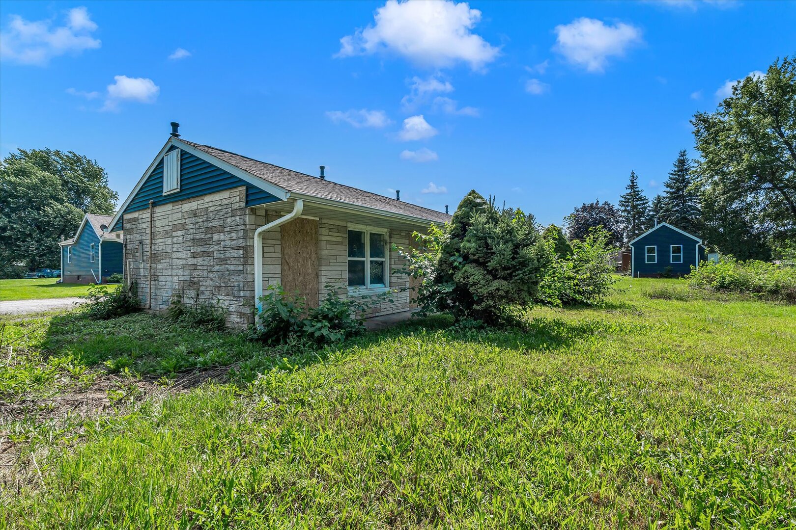 19051 13th Street Property Photo 5