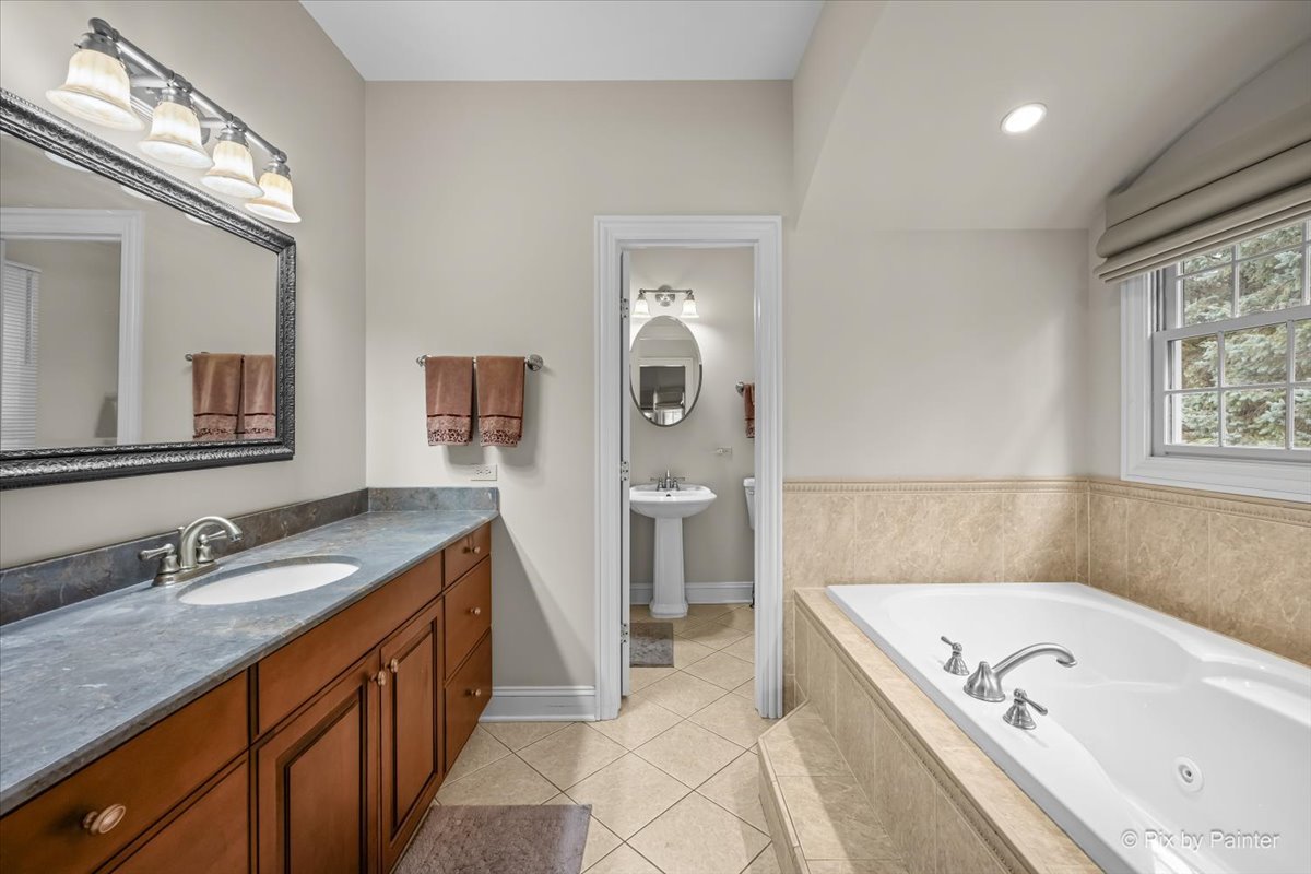 2820 N Bayview Lane Property Photo 12