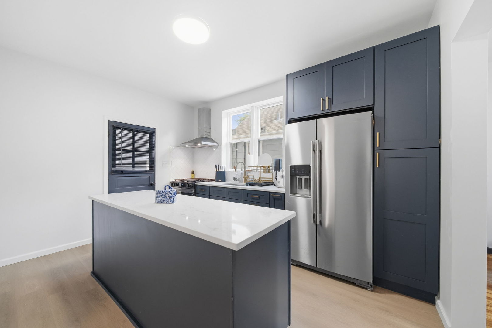 13009 Chicago Street Property Photo 6