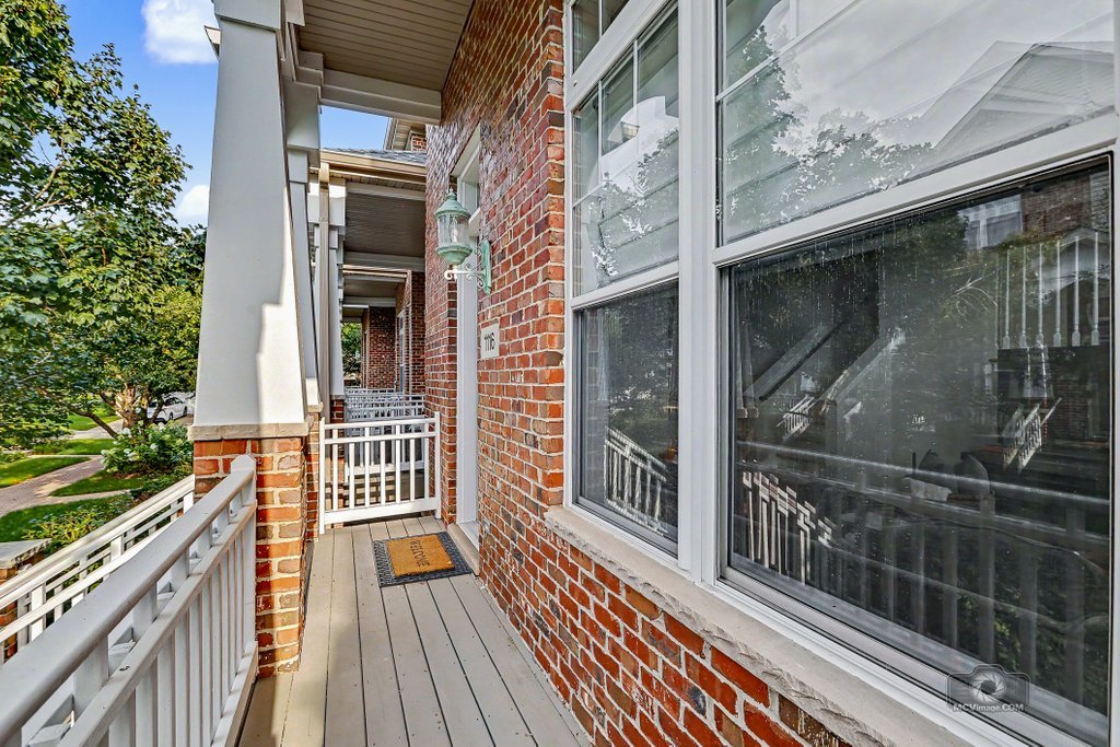 1116 Longwood Drive Property Photo 2