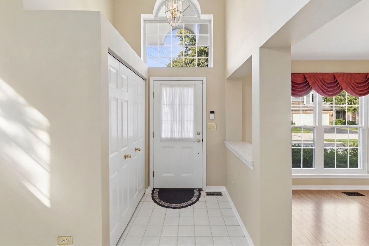 1907 N Silver Lake Road Property Photo 3