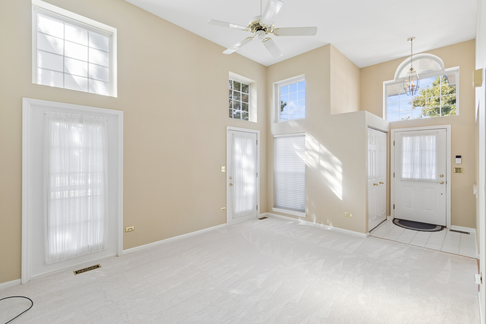 1907 N Silver Lake Road Property Photo 4