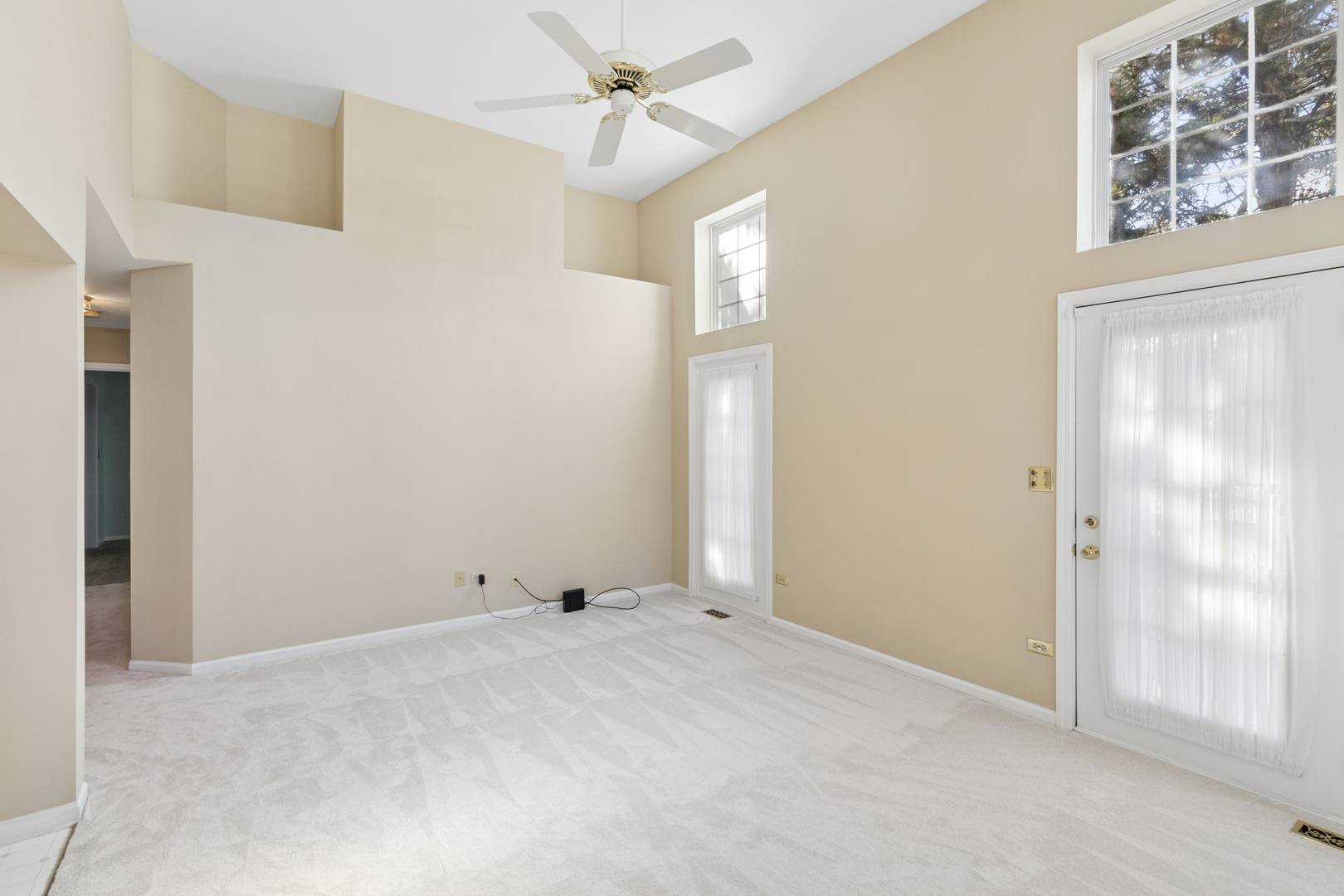 1907 N Silver Lake Road Property Photo 5