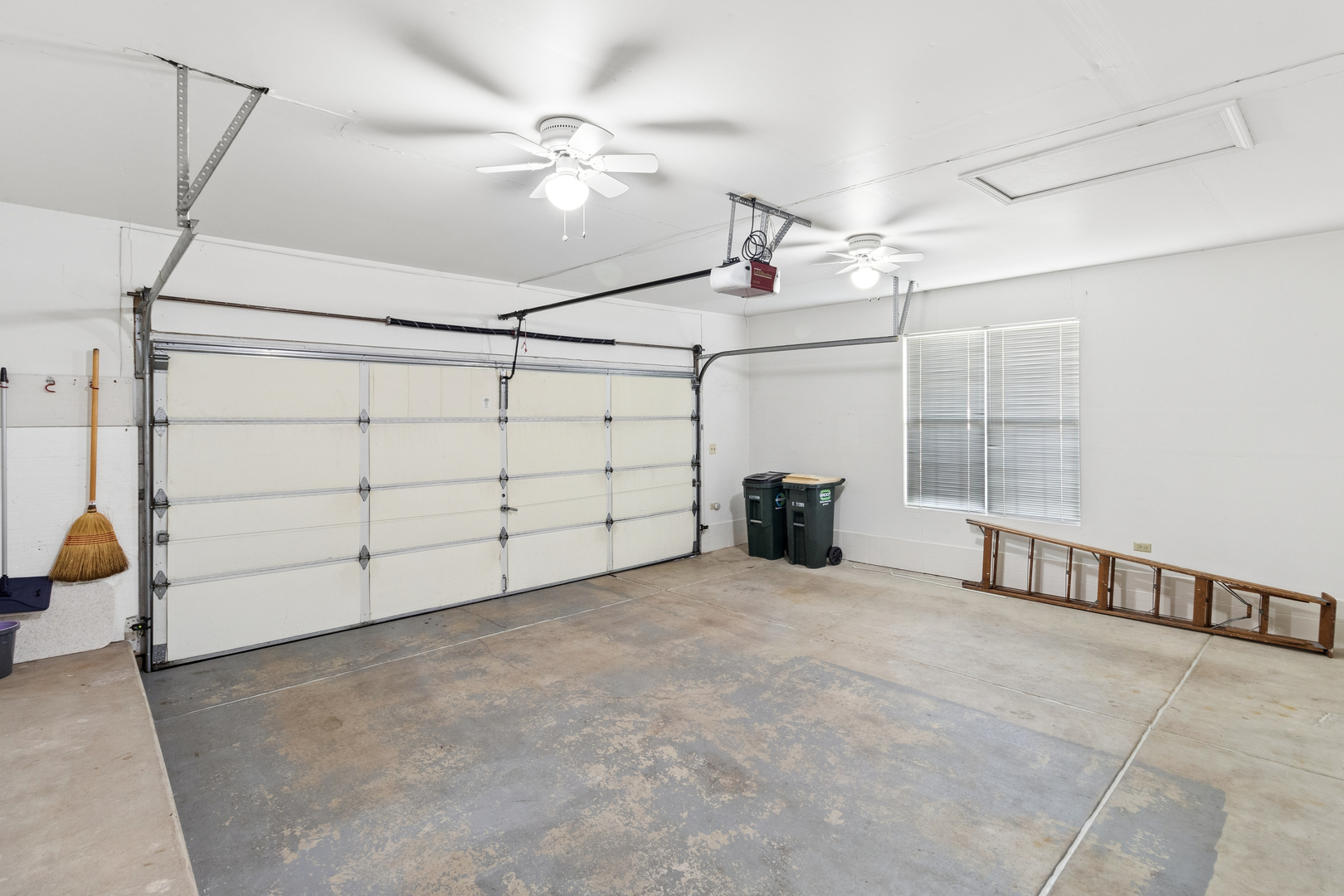 1907 N Silver Lake Road Property Photo 17