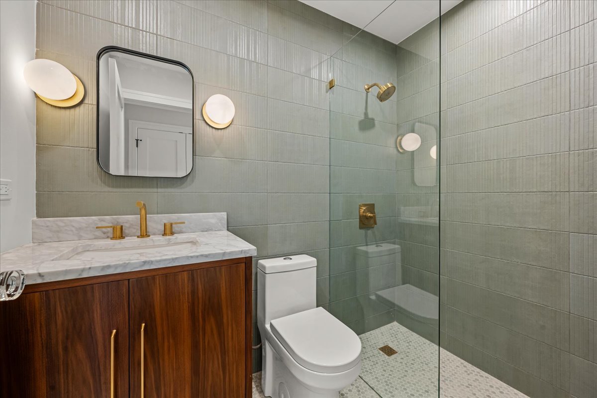 1900 Wilmette Avenue 2f Property Photo 13