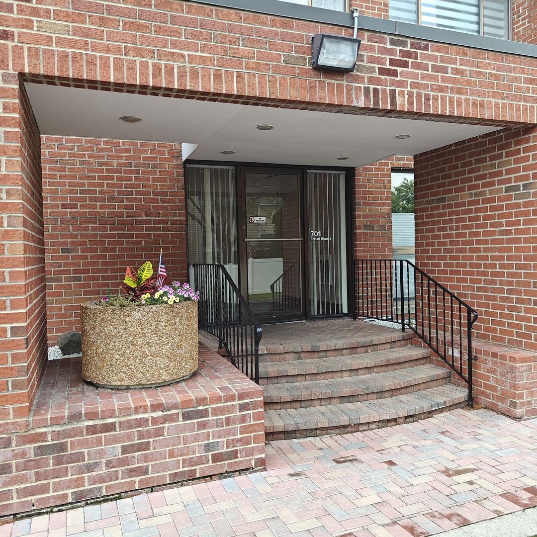 701 Forum Square 106