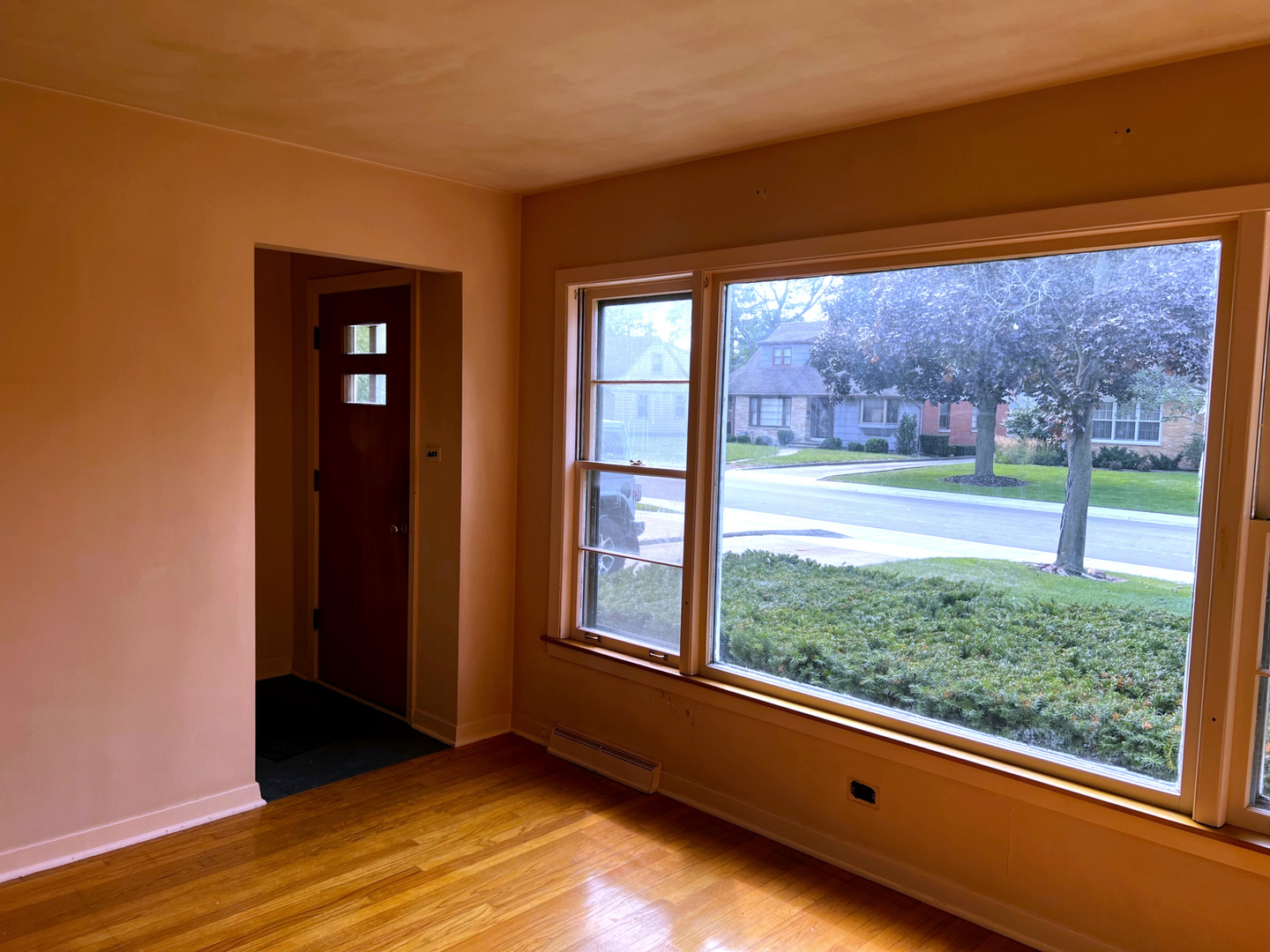 217 Lincoln Street Property Photo 3