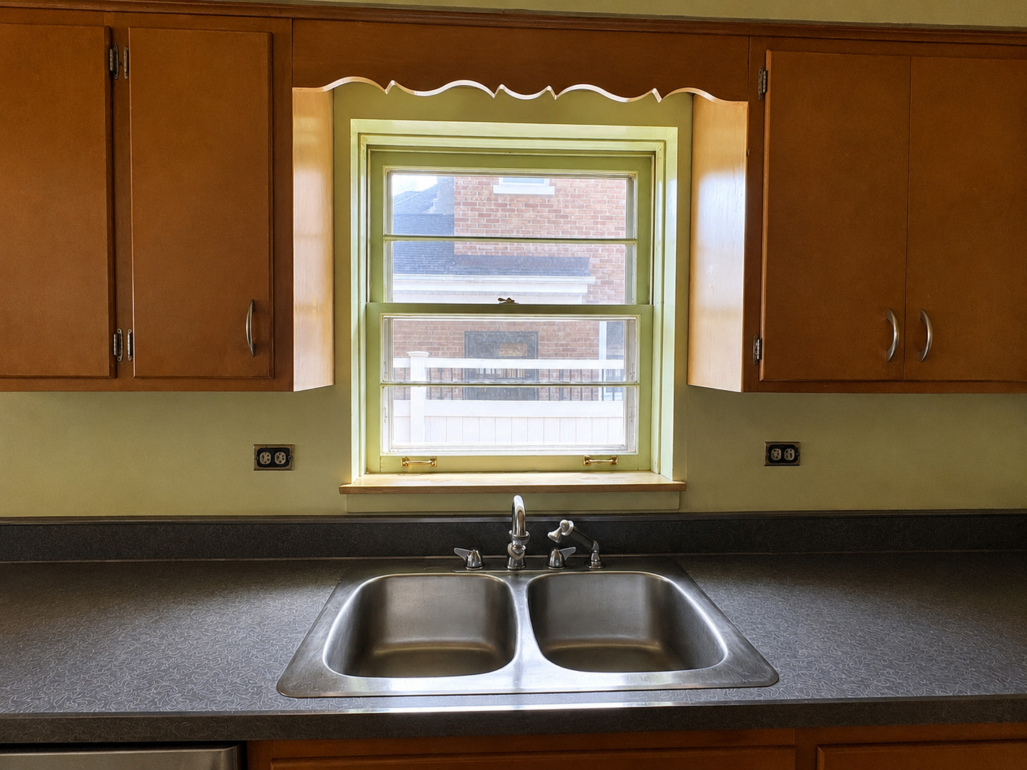217 Lincoln Street Property Photo 8