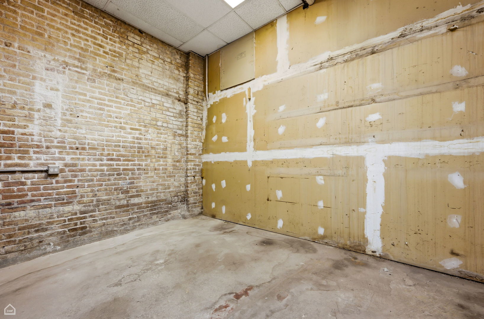 2307 W North Avenue Storefront Property Photo 15