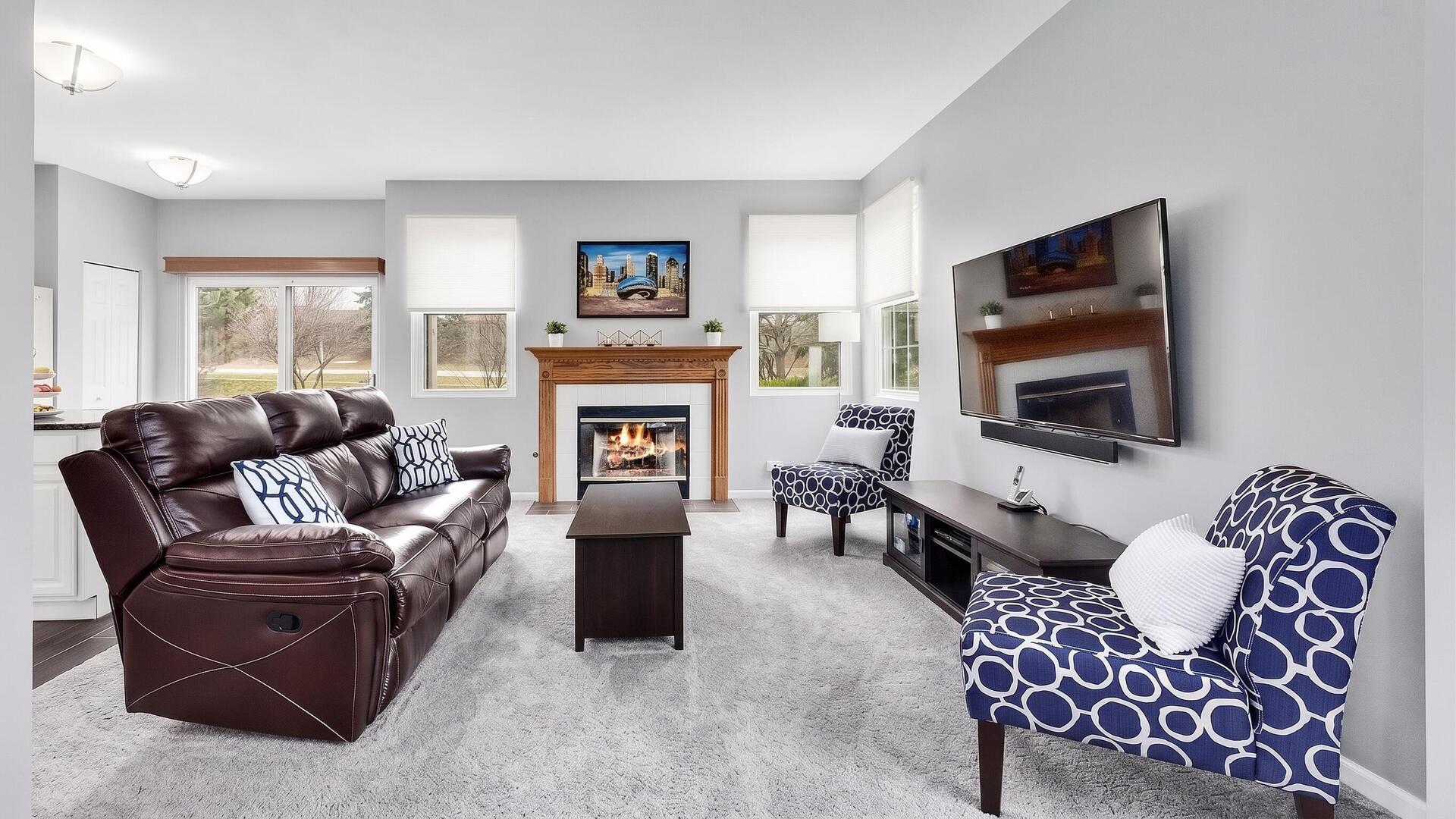 2521 N Looking Glass Court Property Photo 3