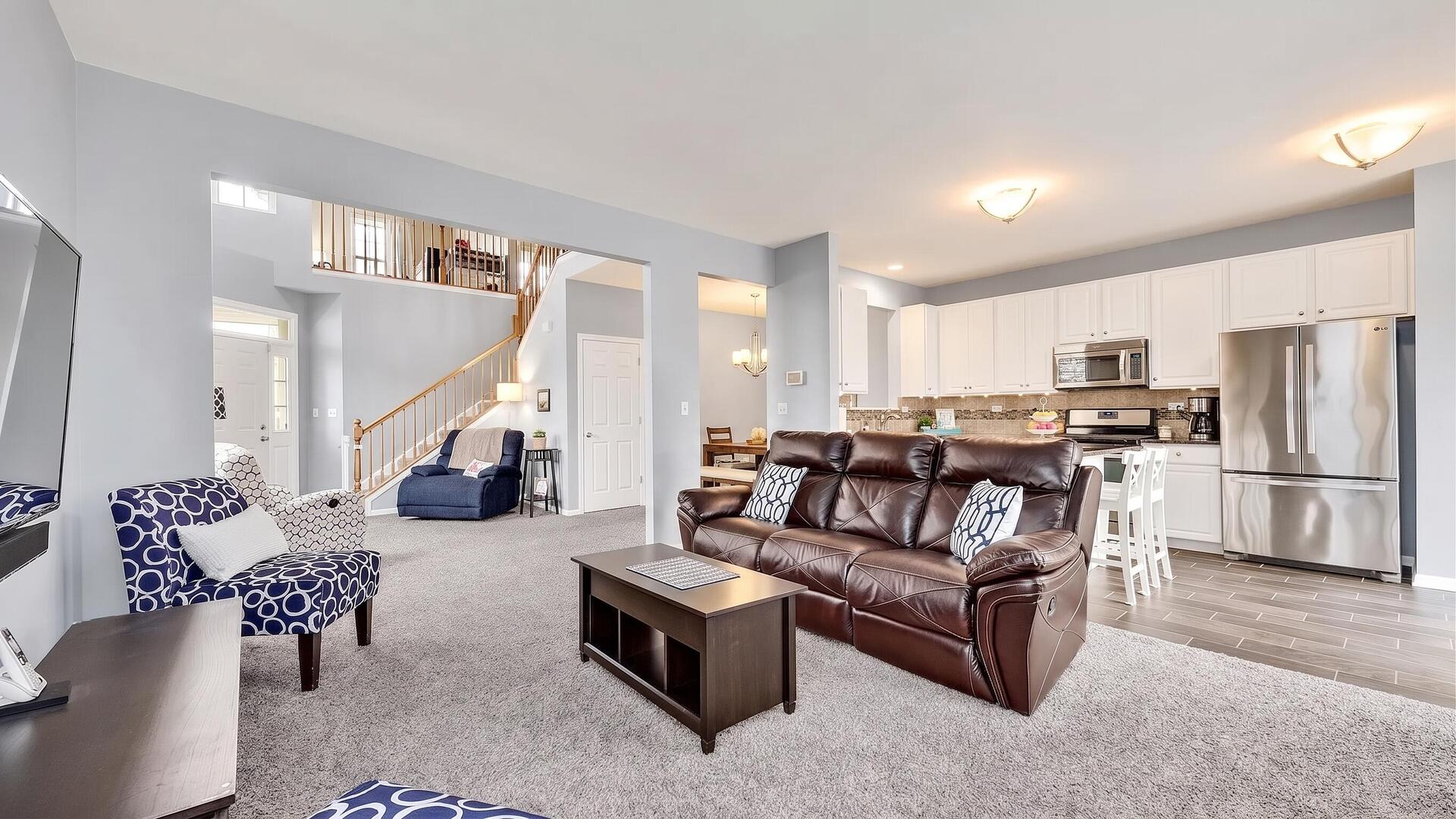 2521 N Looking Glass Court Property Photo 4