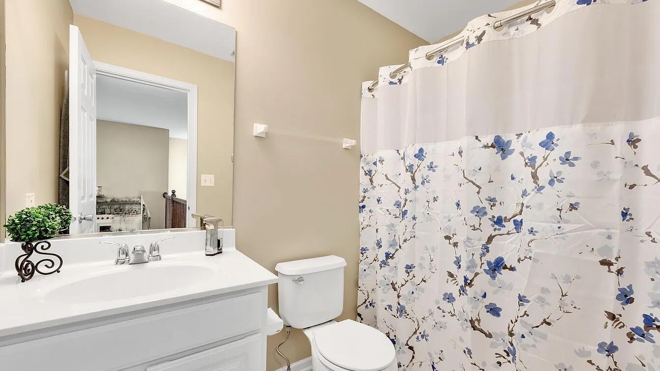 2521 N Looking Glass Court Property Photo 15
