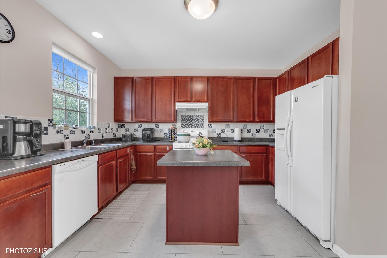 1689 W Turtle Creek Lane Property Photo 4