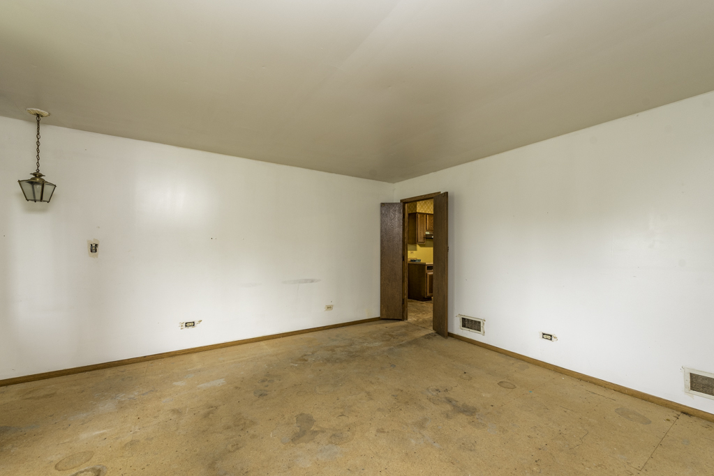 2715 Hyde Park Avenue Property Photo 6