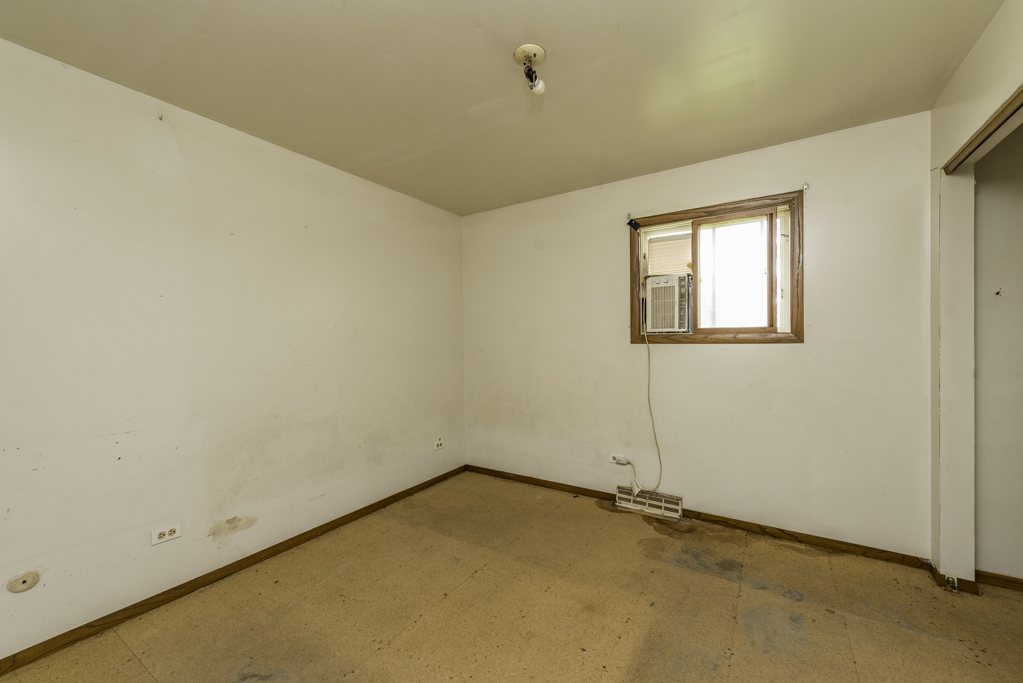 2715 Hyde Park Avenue Property Photo 8