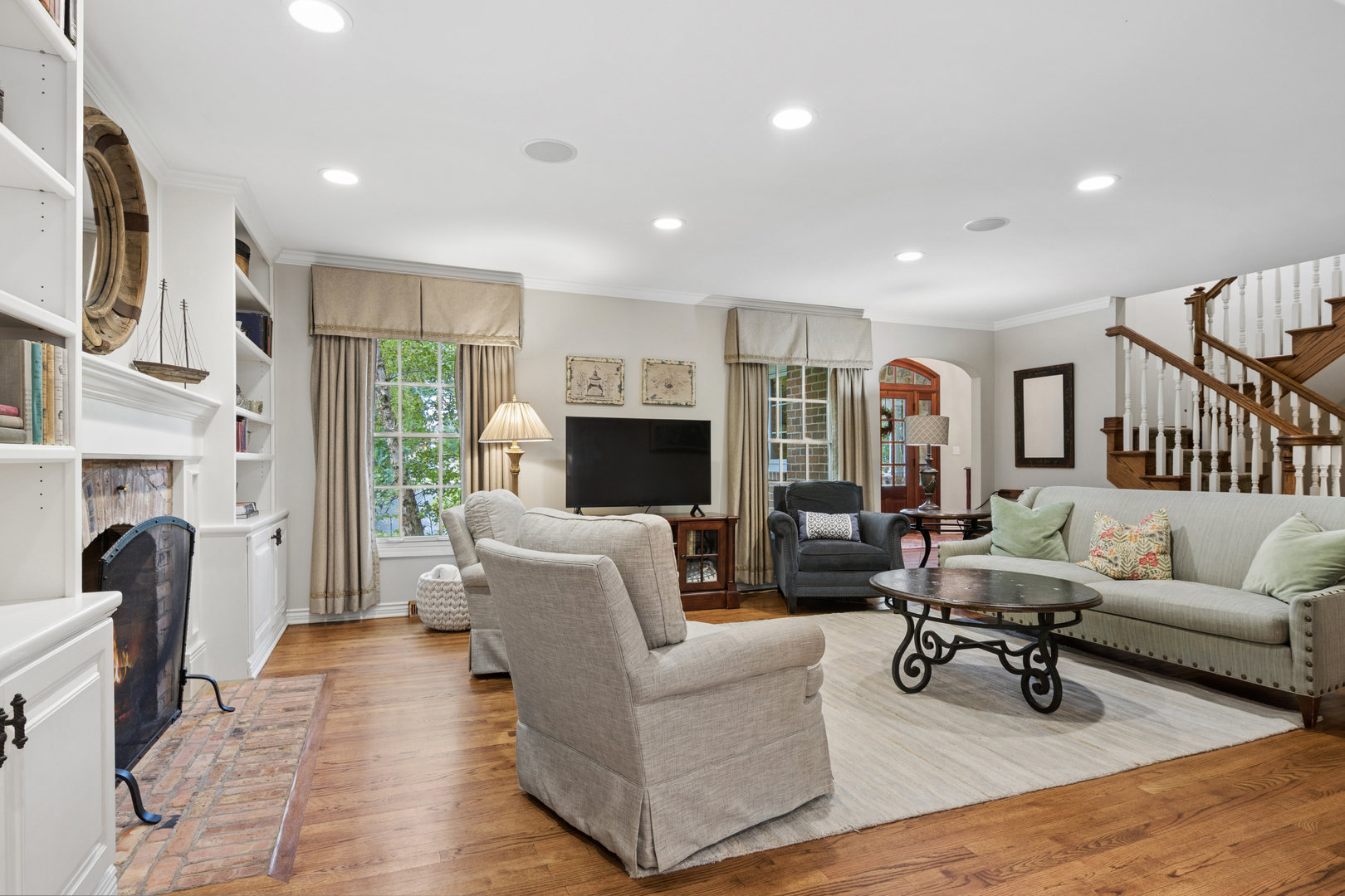 2112 2nd Street Property Photo 6