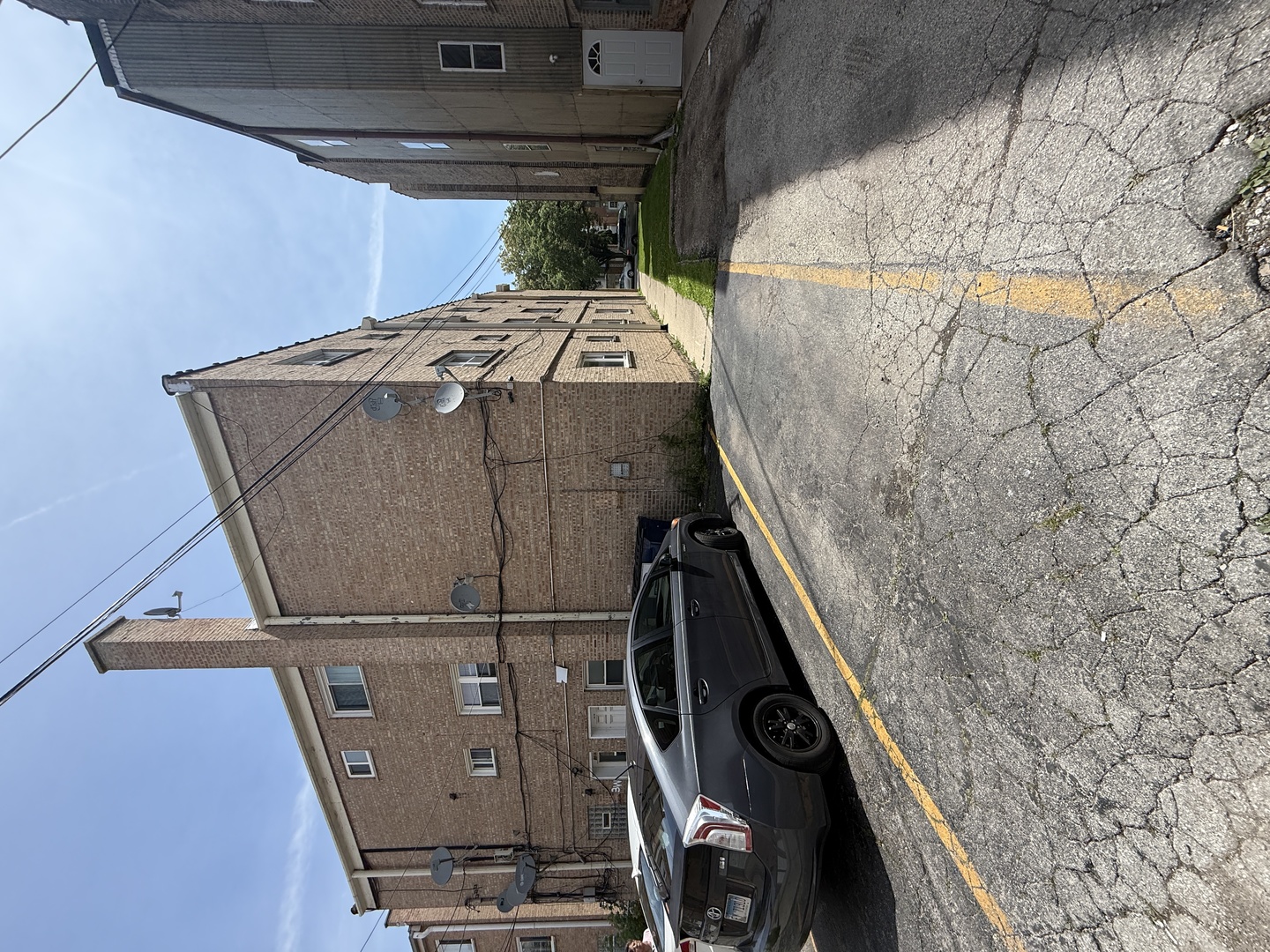 8030 Knox Avenue 2e Property Photo 2