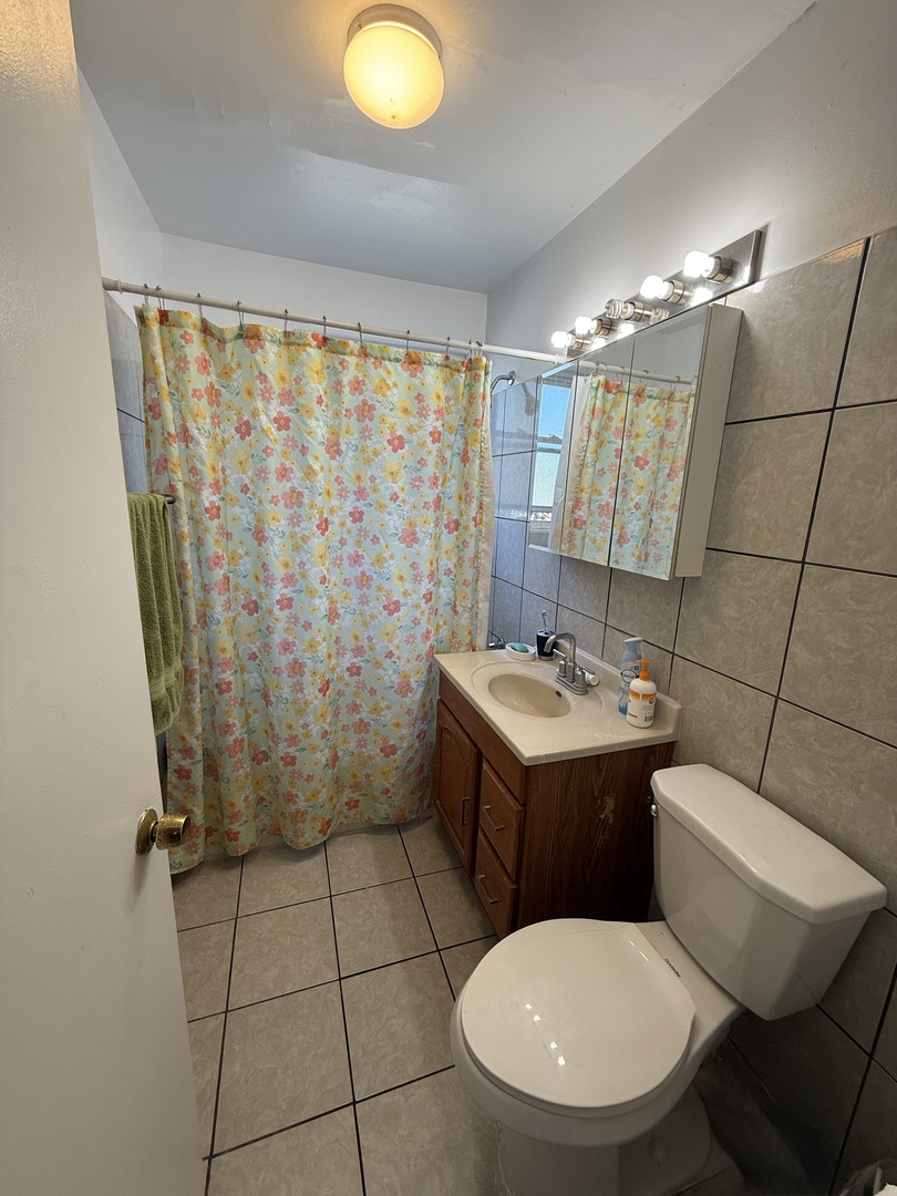 8030 Knox Avenue 2e Property Photo 10