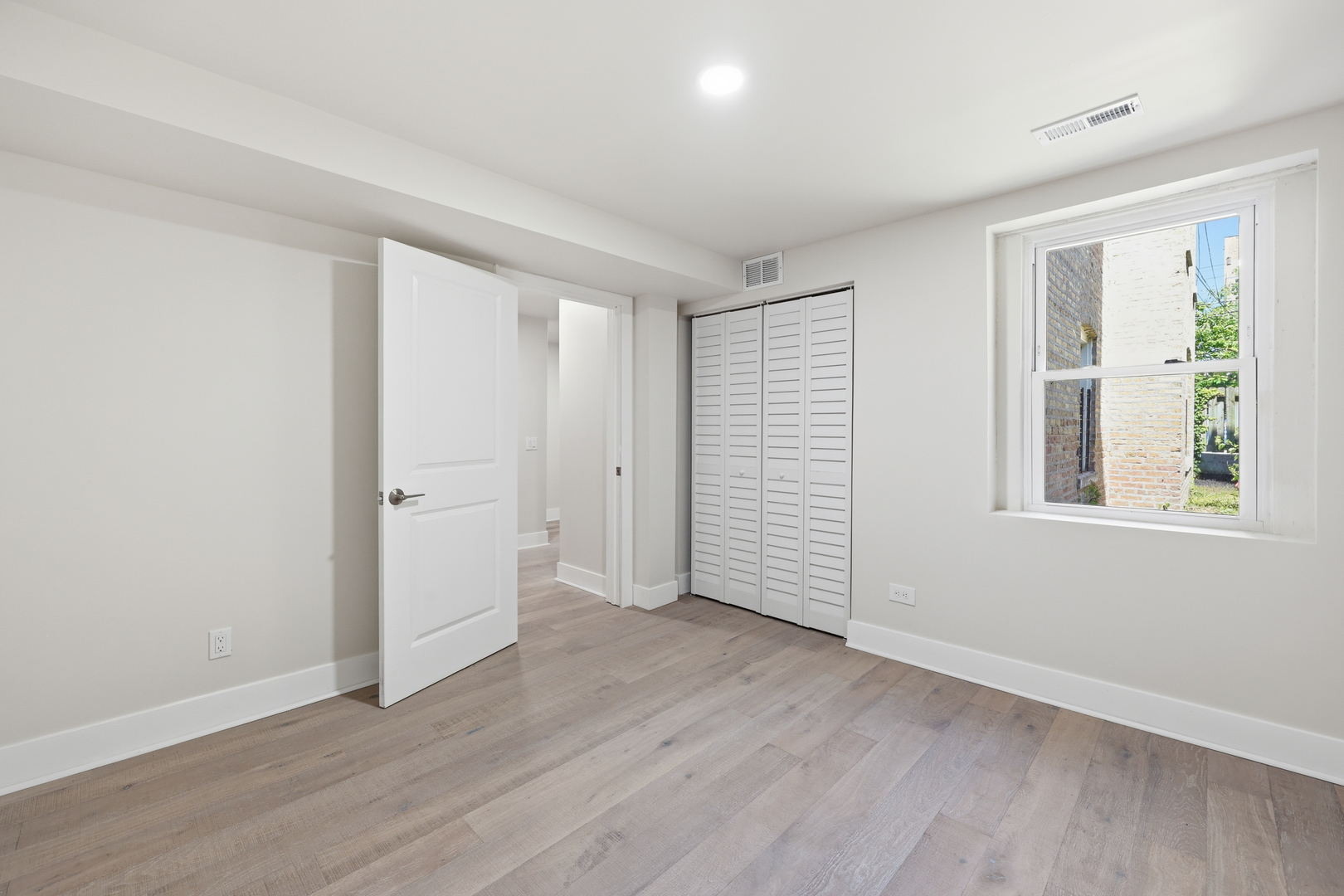 6335 N Magnolia Avenue G Property Photo 19