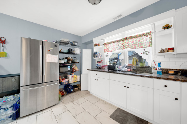 4208 S Artesian Avenue Property Photo 8