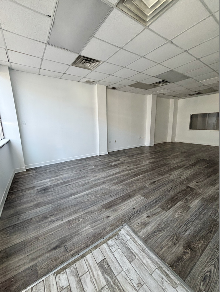 3250 N Pulaski Road Property Photo 7