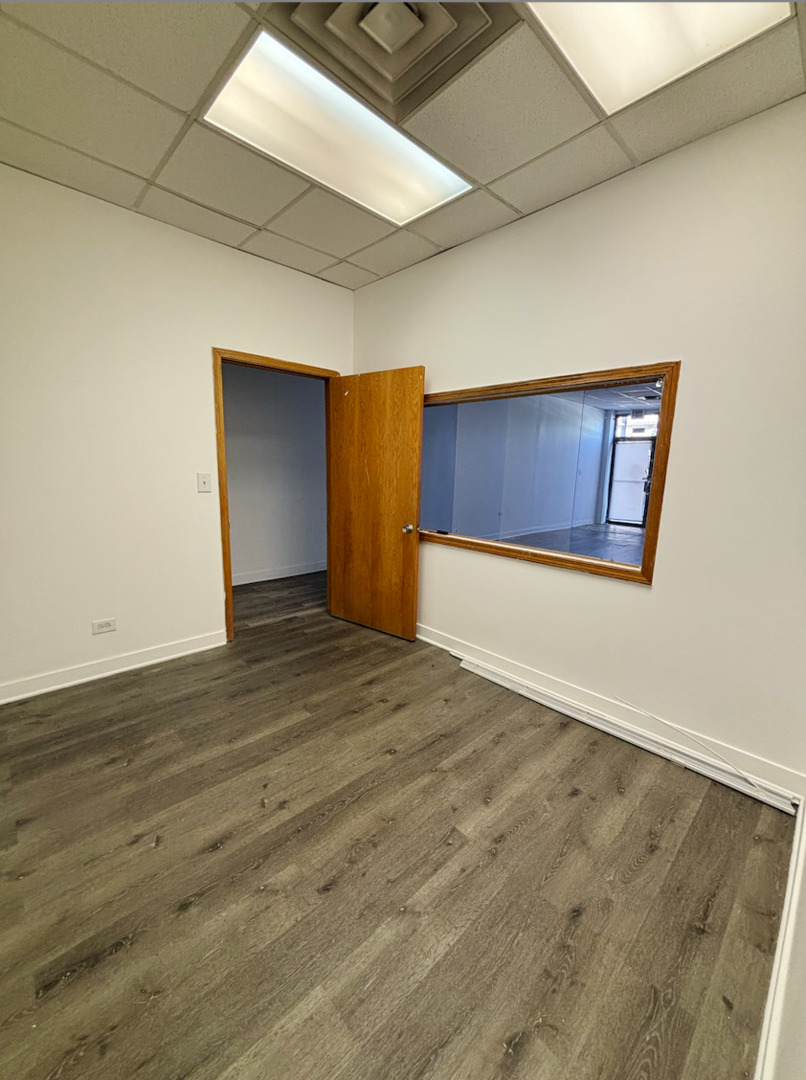 3250 N Pulaski Road Property Photo 10