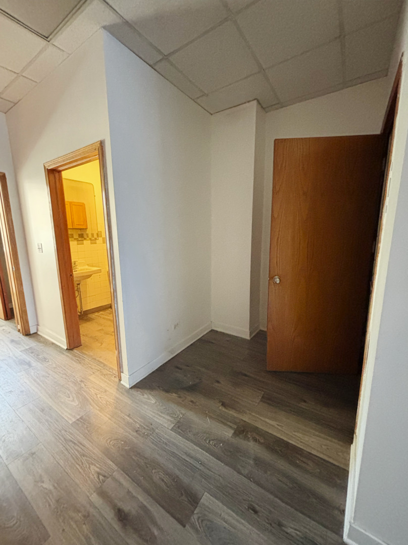 3250 N Pulaski Road Property Photo 12