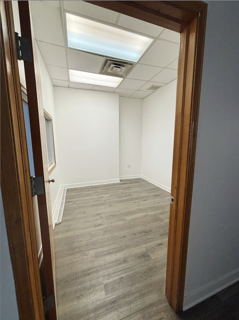 3250 N Pulaski Road Property Photo 13