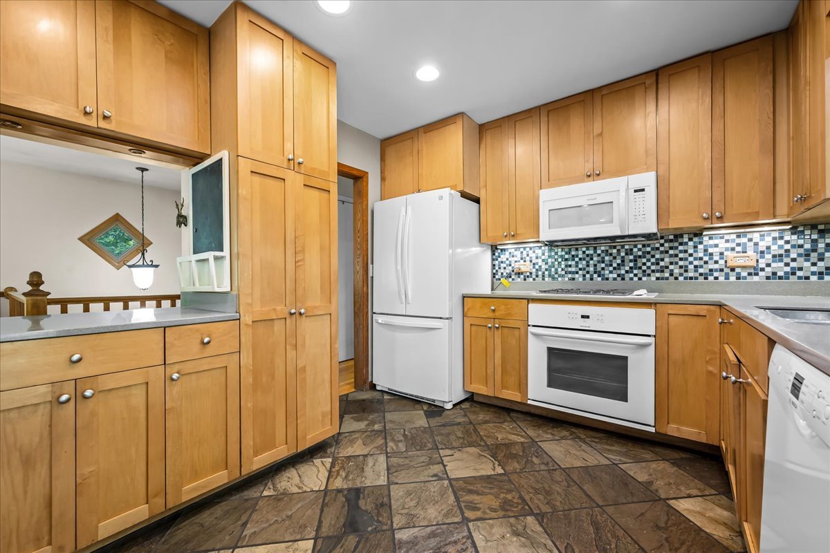 711 Quassey Avenue Property Photo 16