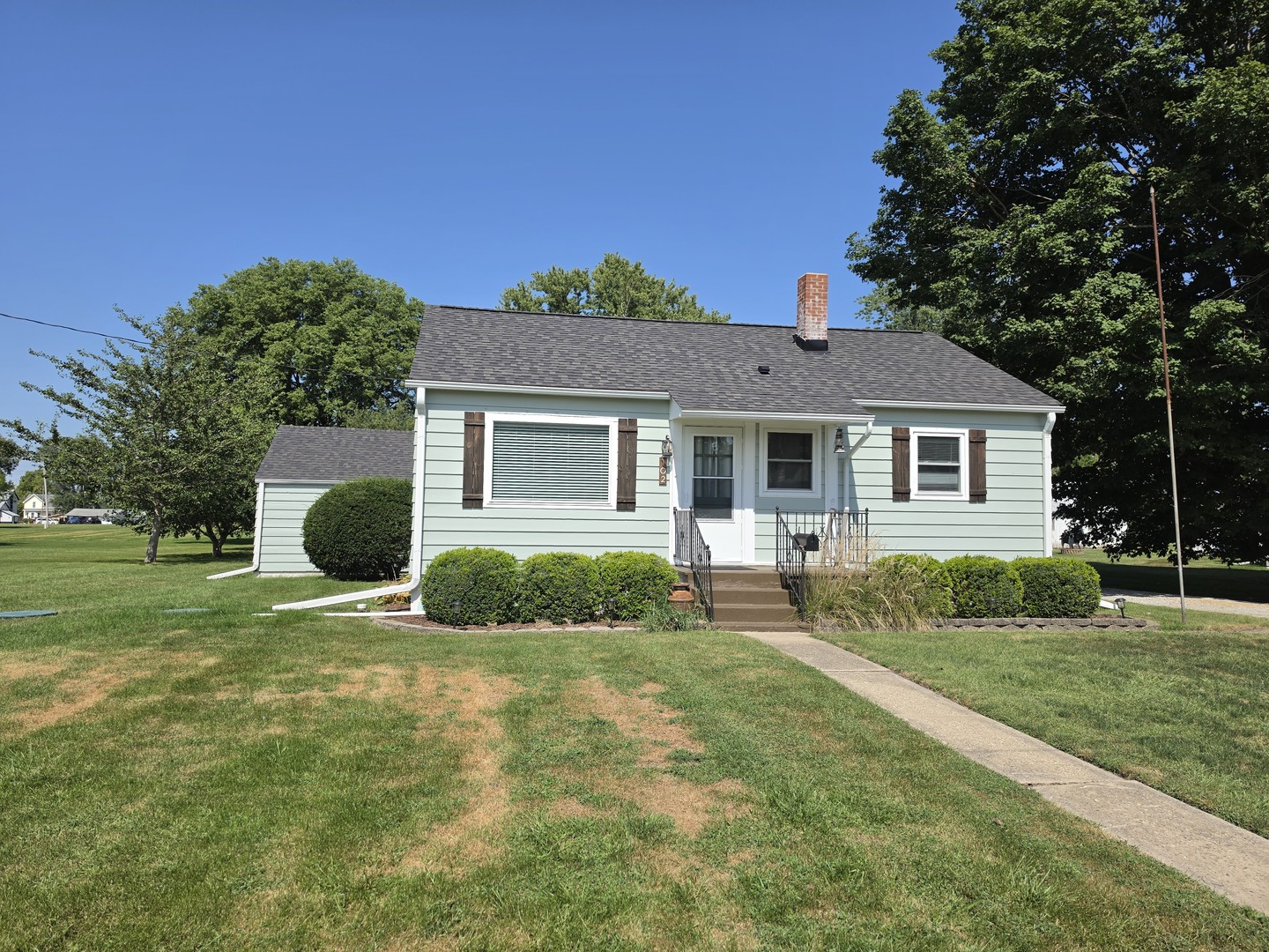 102 E Washington Street Property Photo 8