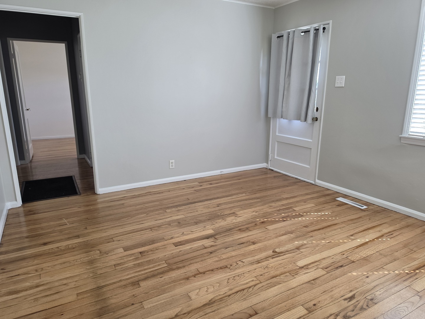 102 E Washington Street Property Photo 16