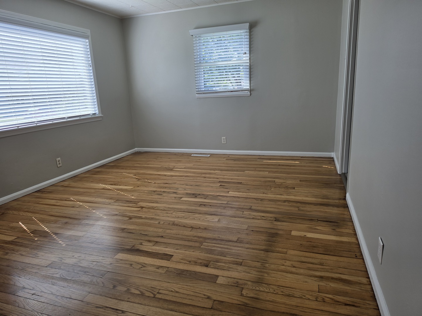102 E Washington Street Property Photo 18
