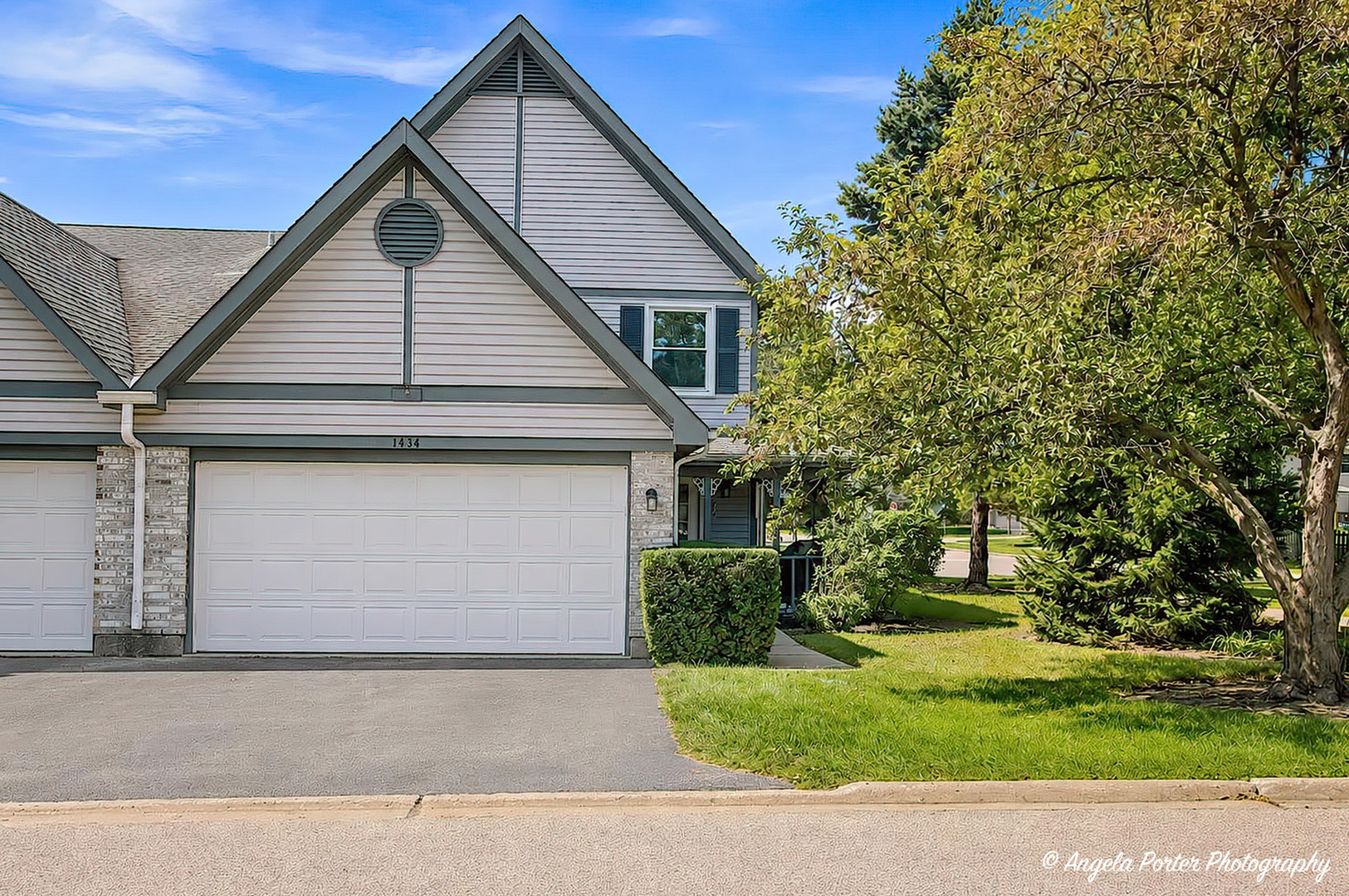 1434 Sherwood Court Property Photo 1