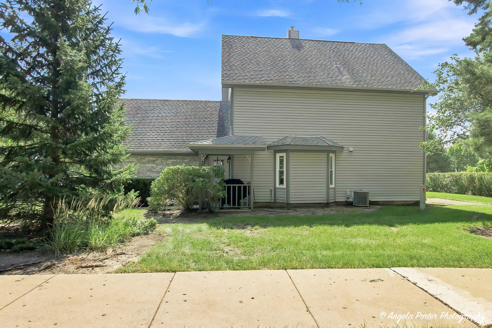1434 Sherwood Court Property Photo 3