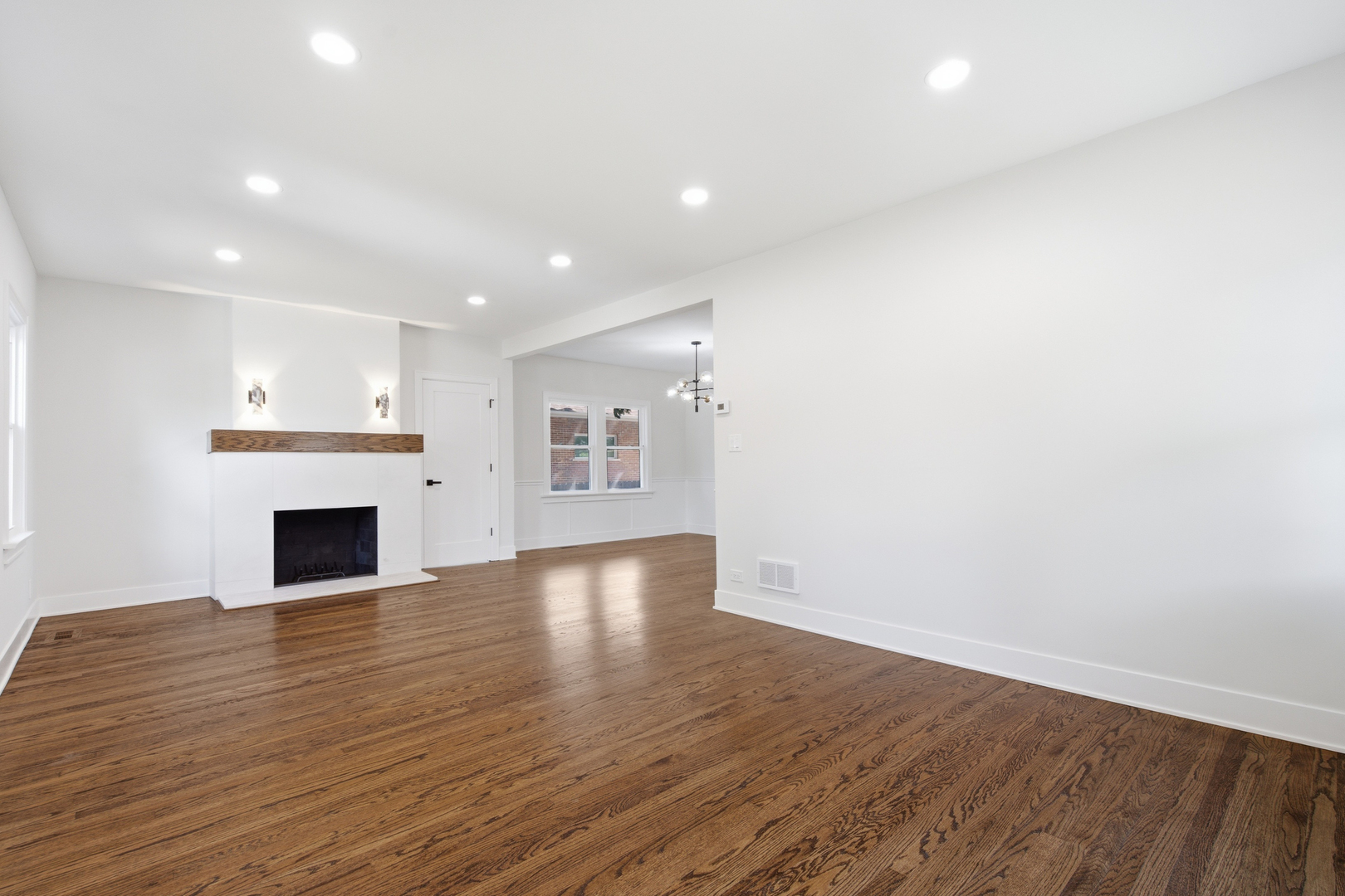 339 Prairie Avenue Property Photo 3