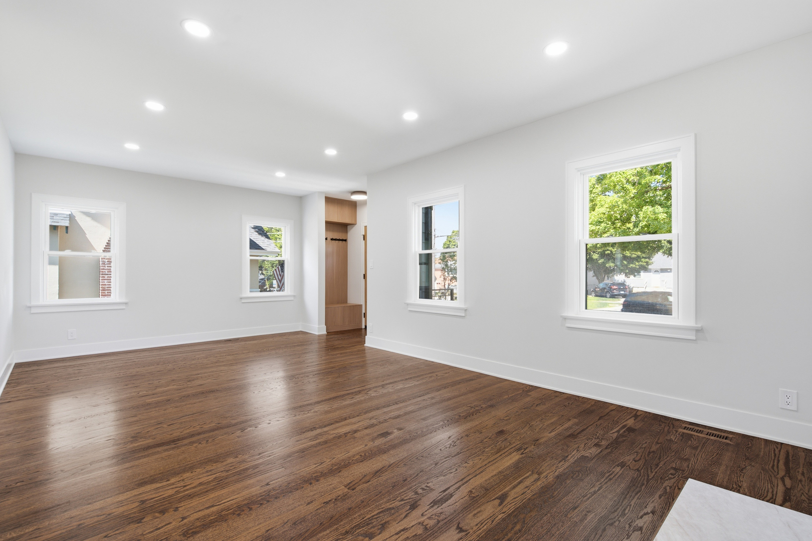 339 Prairie Avenue Property Photo 7