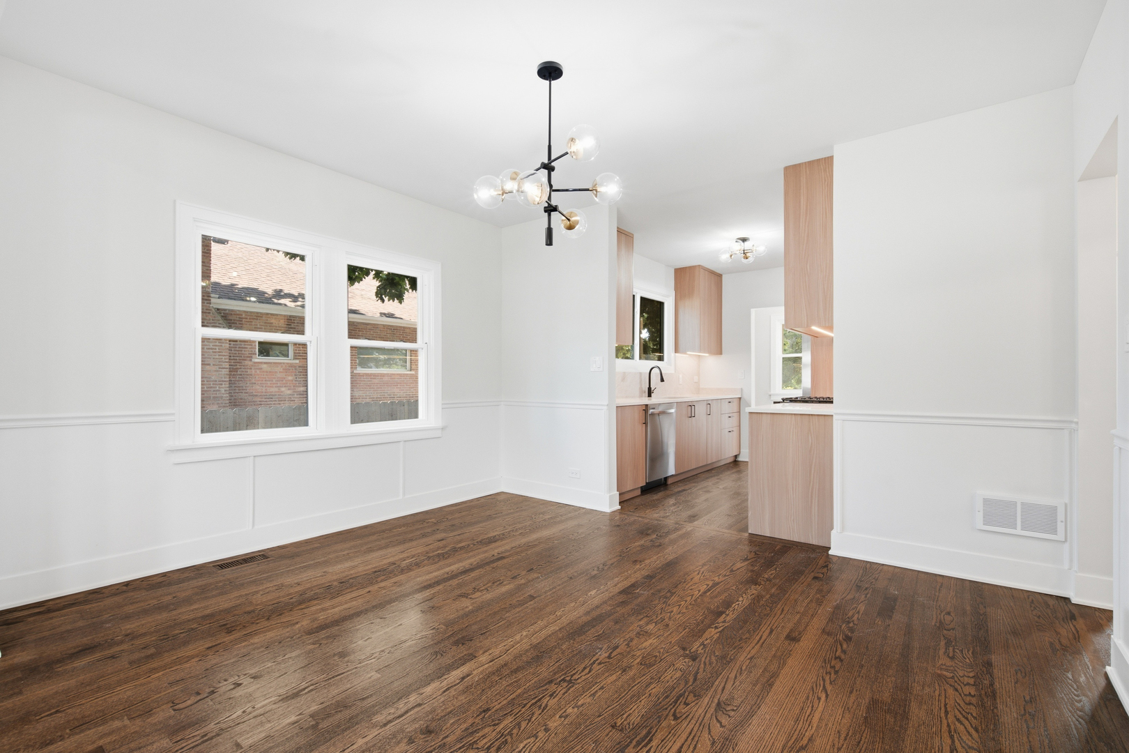 339 Prairie Avenue Property Photo 14