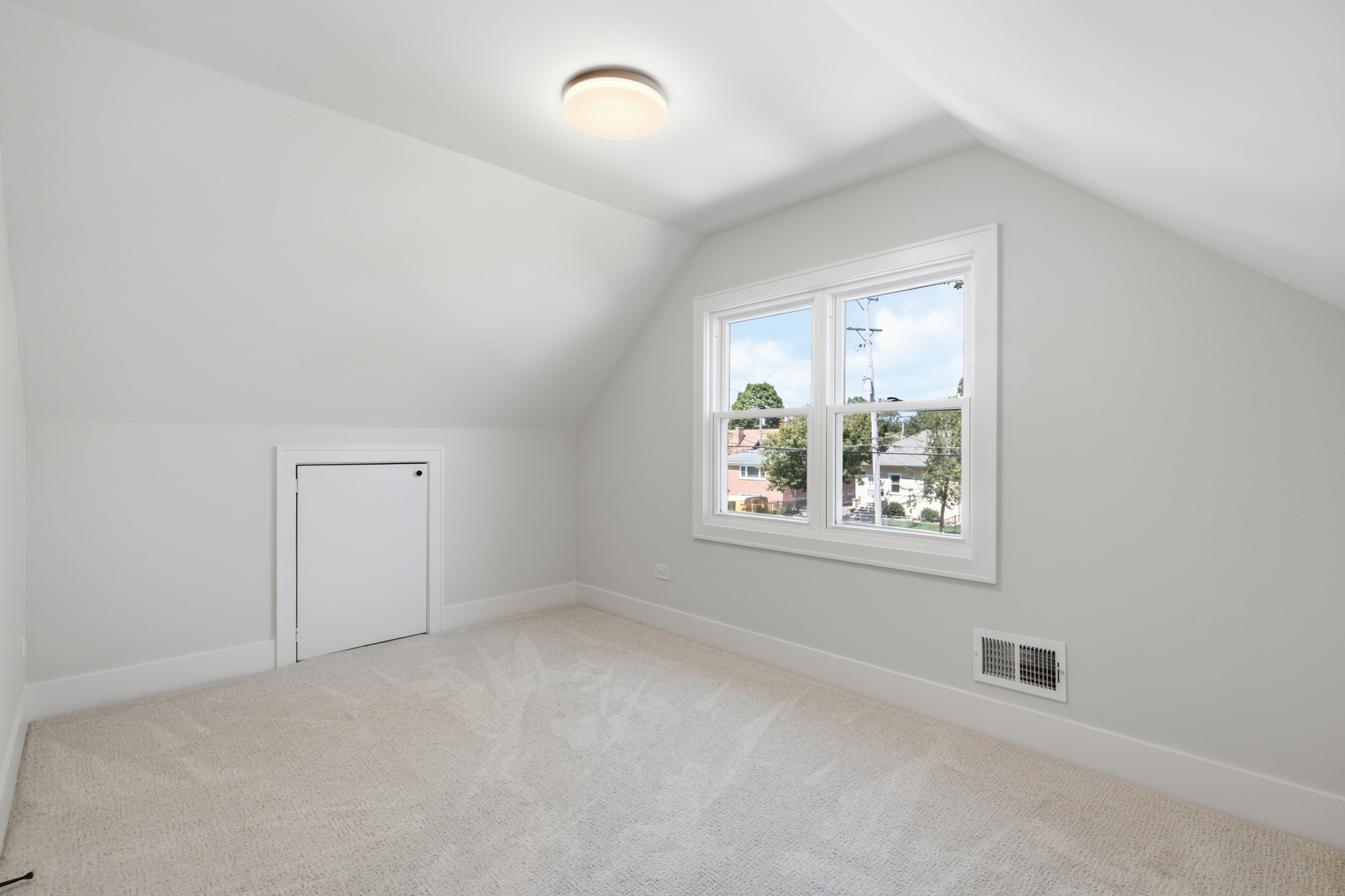339 Prairie Avenue Property Photo 23