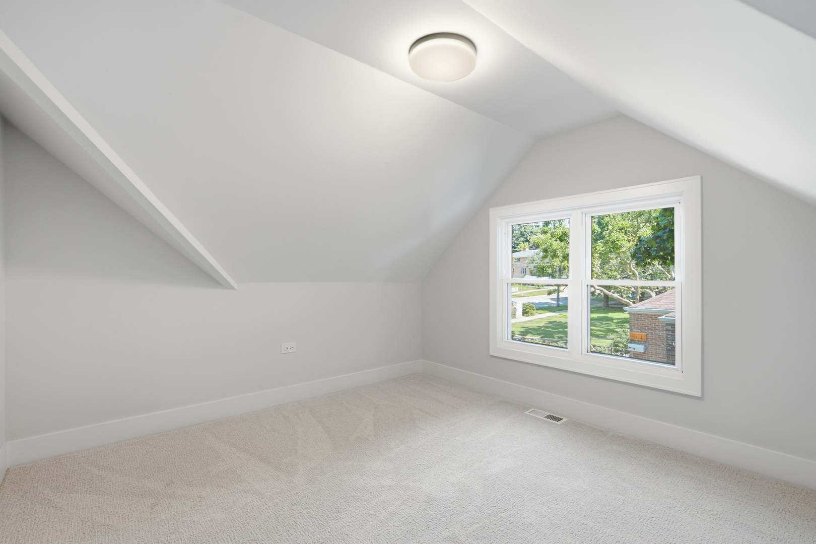 339 Prairie Avenue Property Photo 24