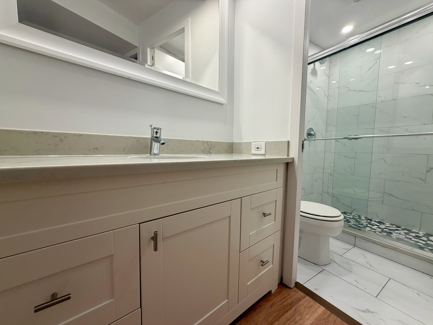 300 N State Street 2235 Property Photo 11