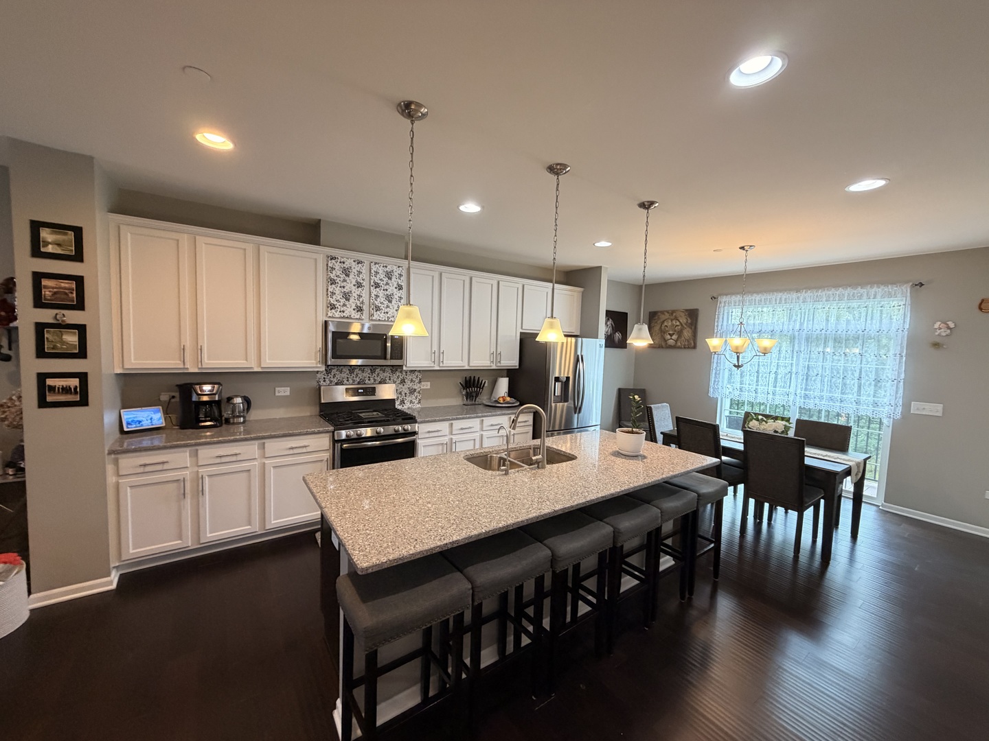 2527 Huntleigh Lane Property Photo 9
