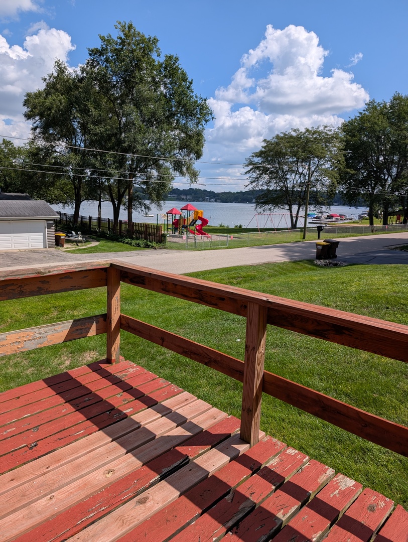 3815 W Lake Shore Drive Property Photo 3