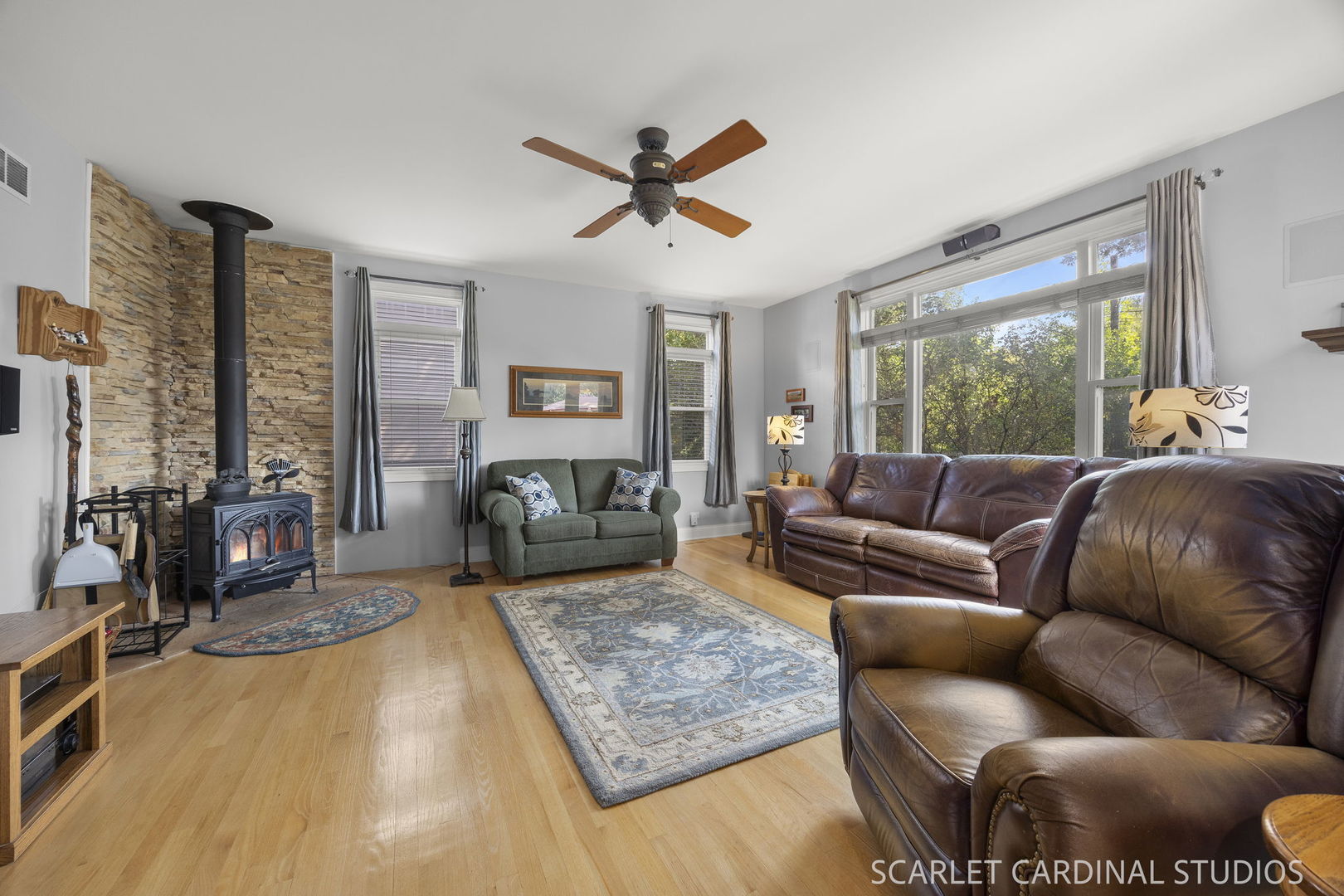 215 E Highland Avenue Property Photo 5