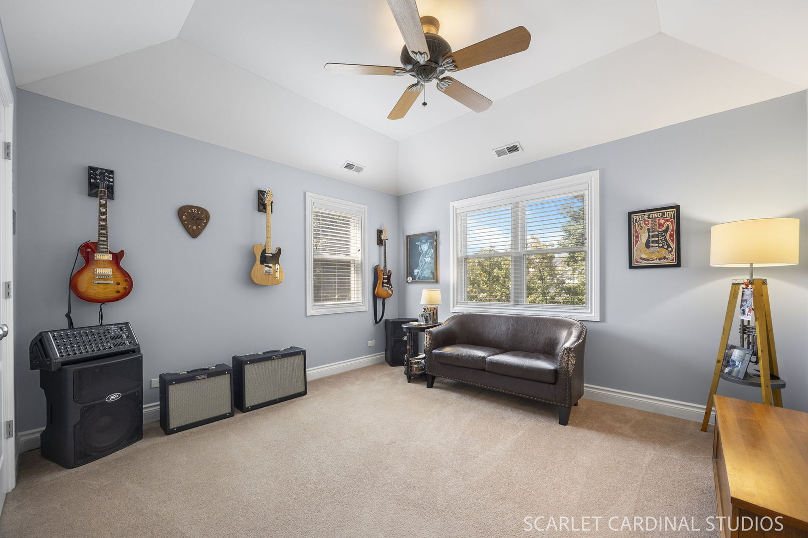 215 E Highland Avenue Property Photo 14