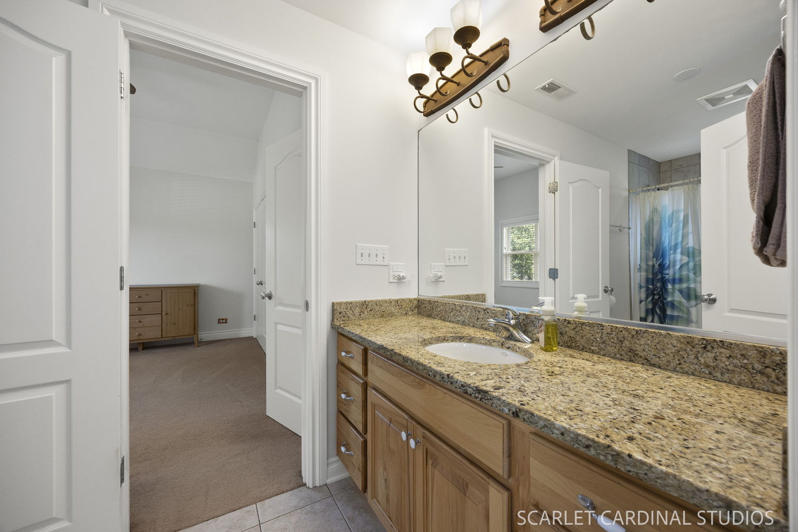 215 E Highland Avenue Property Photo 15