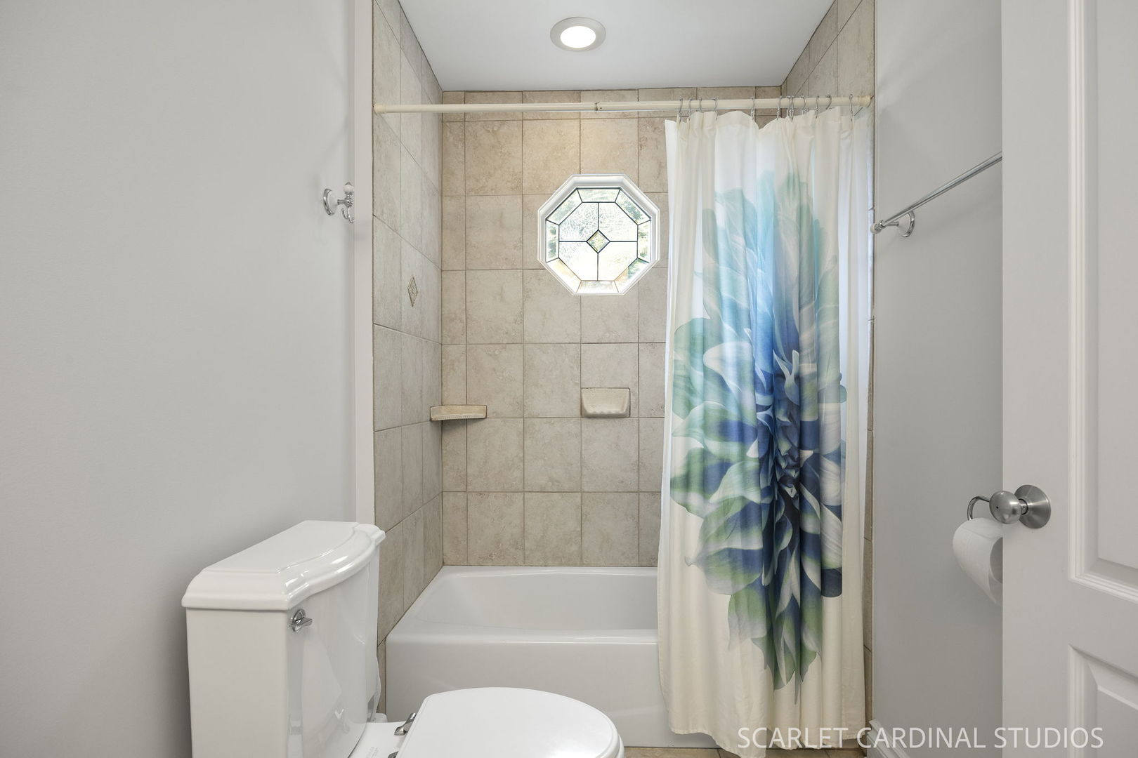 215 E Highland Avenue Property Photo 16