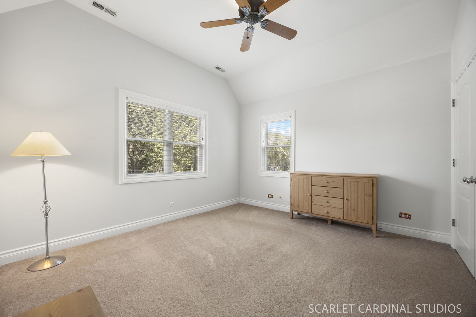 215 E Highland Avenue Property Photo 17