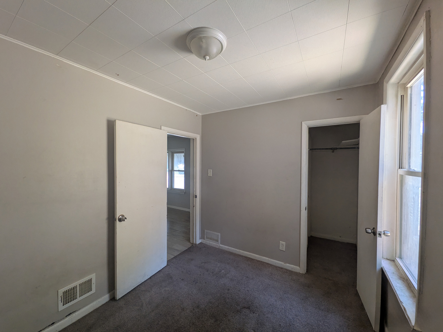 11833 S Harvard Avenue Property Photo 6
